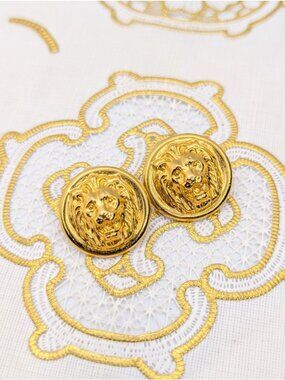 Earrings Embossed Lion Face Gold tone Pierced marked C Runaway designer style